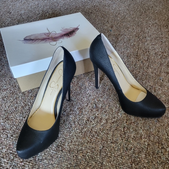 Sassy snakeskin Black Platform Heels - Picture 2 of 5